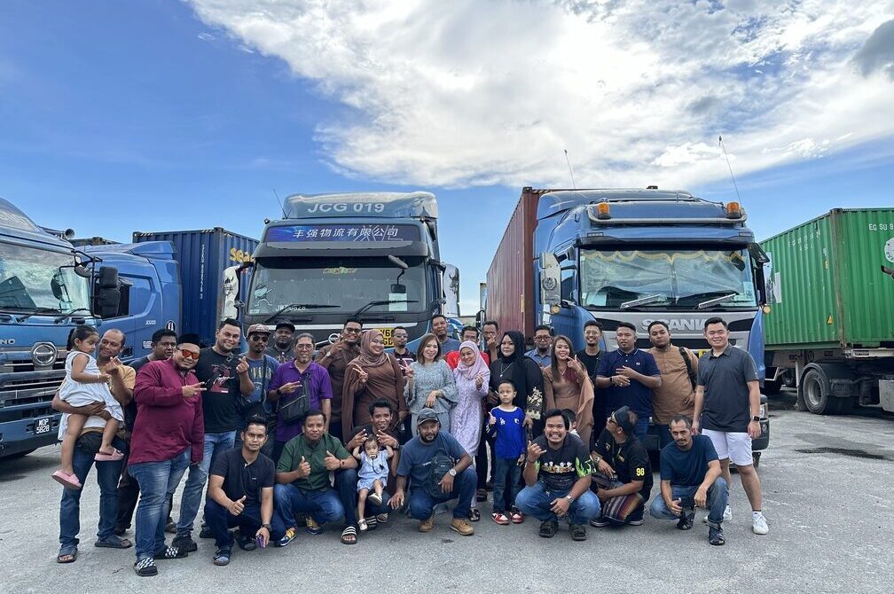 JCG container haulage trucks